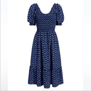Hill House The Crepe Louisa Nap Dress in Posy Navy